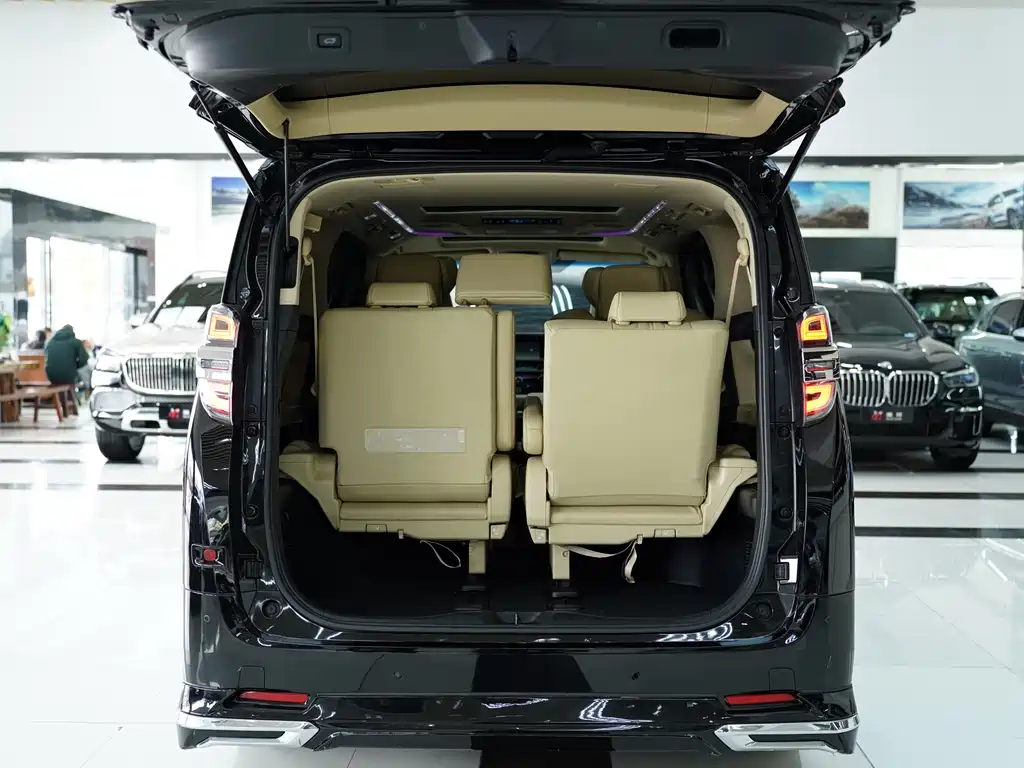 Toyota Vellfire 2020 — фото 18