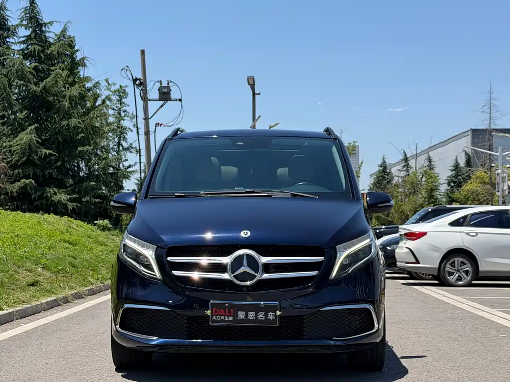 Mercedes-Benz V-Class 2022 — фото 2