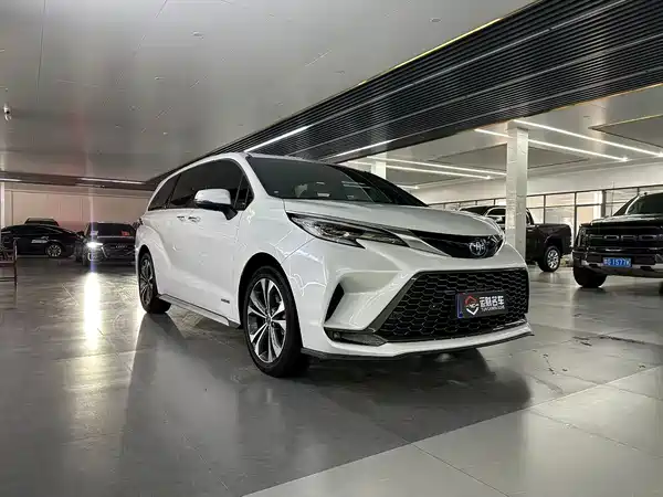Toyota Granvia 2023