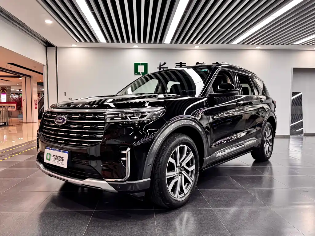 Ford Explorer 2024 — фото 1