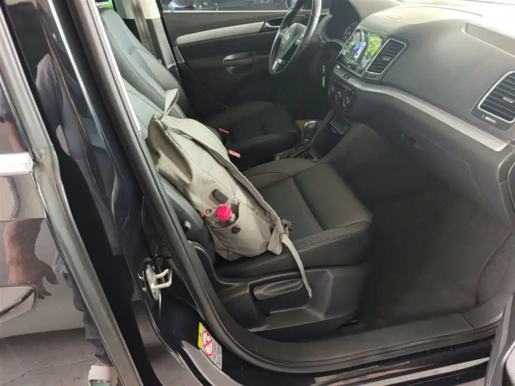 Volkswagen Sharan 2016 — фото 25