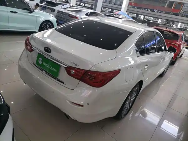 Infiniti Q50L 2015