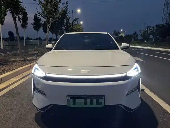 Geely Galaxy L6 2025