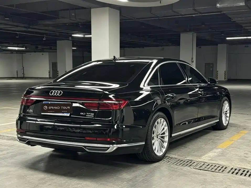 Audi A8 2022 — фото 2
