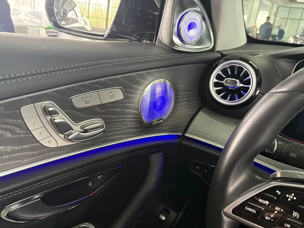 Mercedes-Benz E-Class 2023 — фото 18