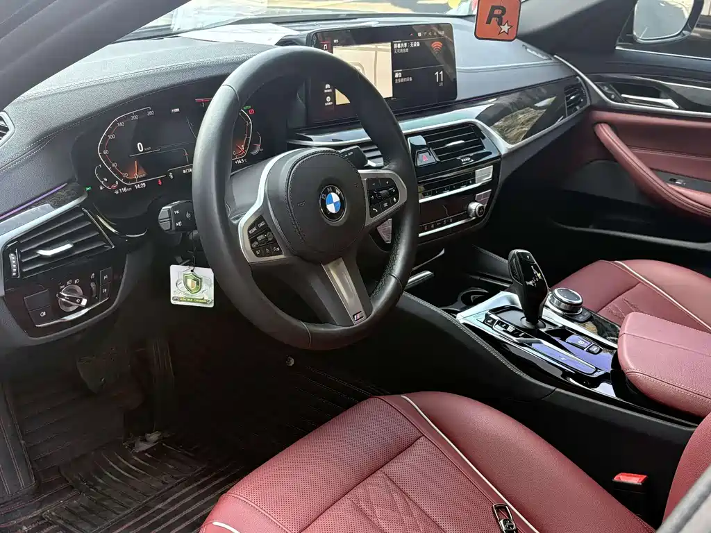 BMW 5 Series 2020 — фото 12