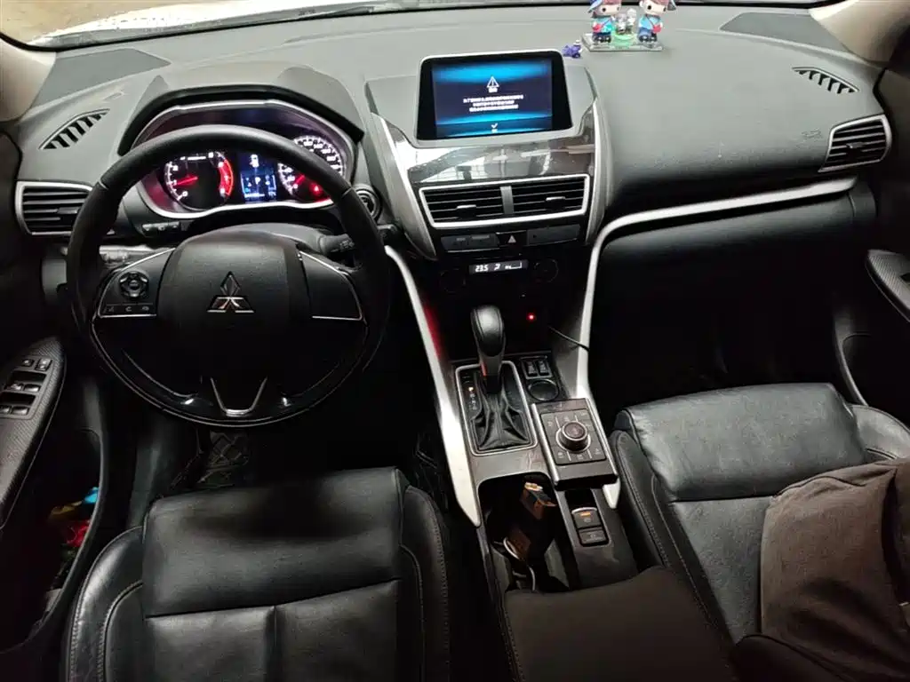 Mitsubishi Eclipse Cross 2020 — фото 10