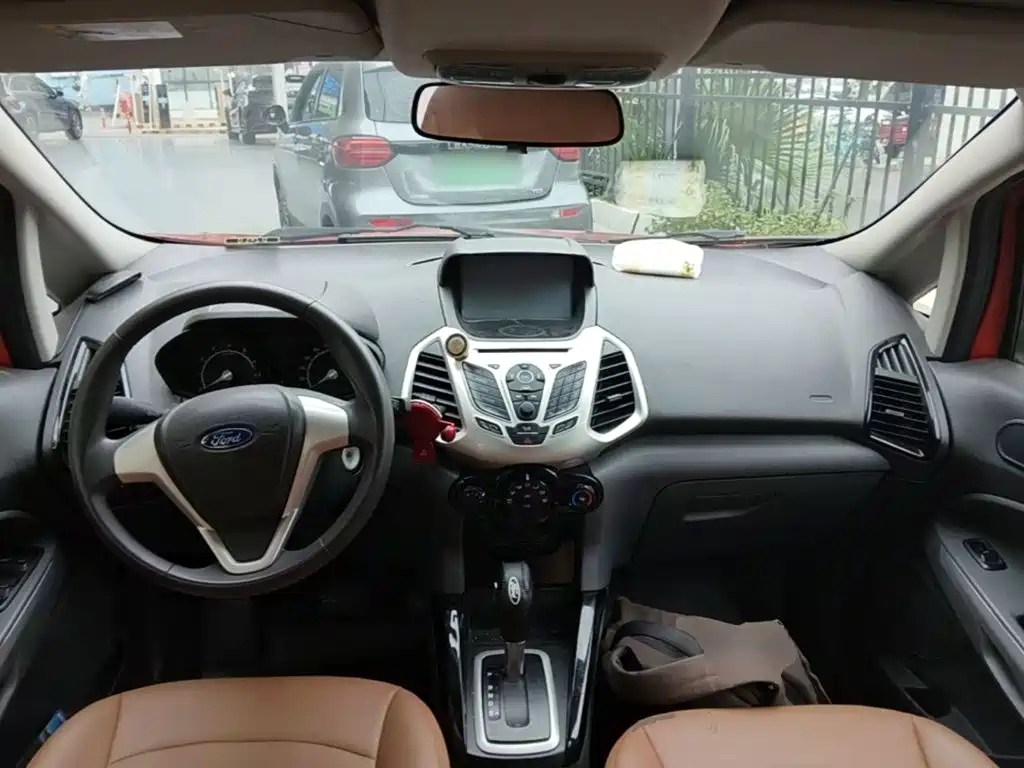 Ford EcoSport 2014 — фото 10