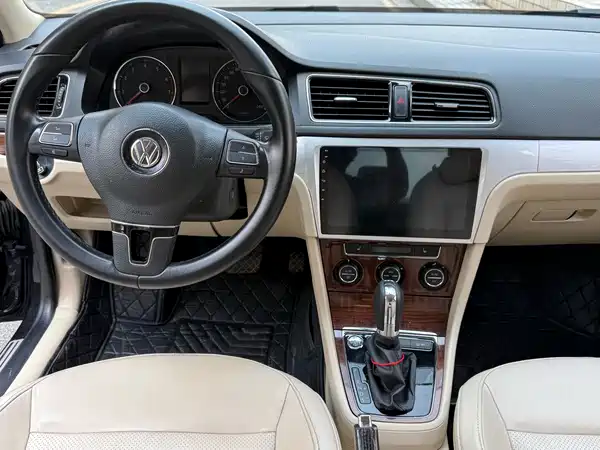 Volkswagen Lavida 2013