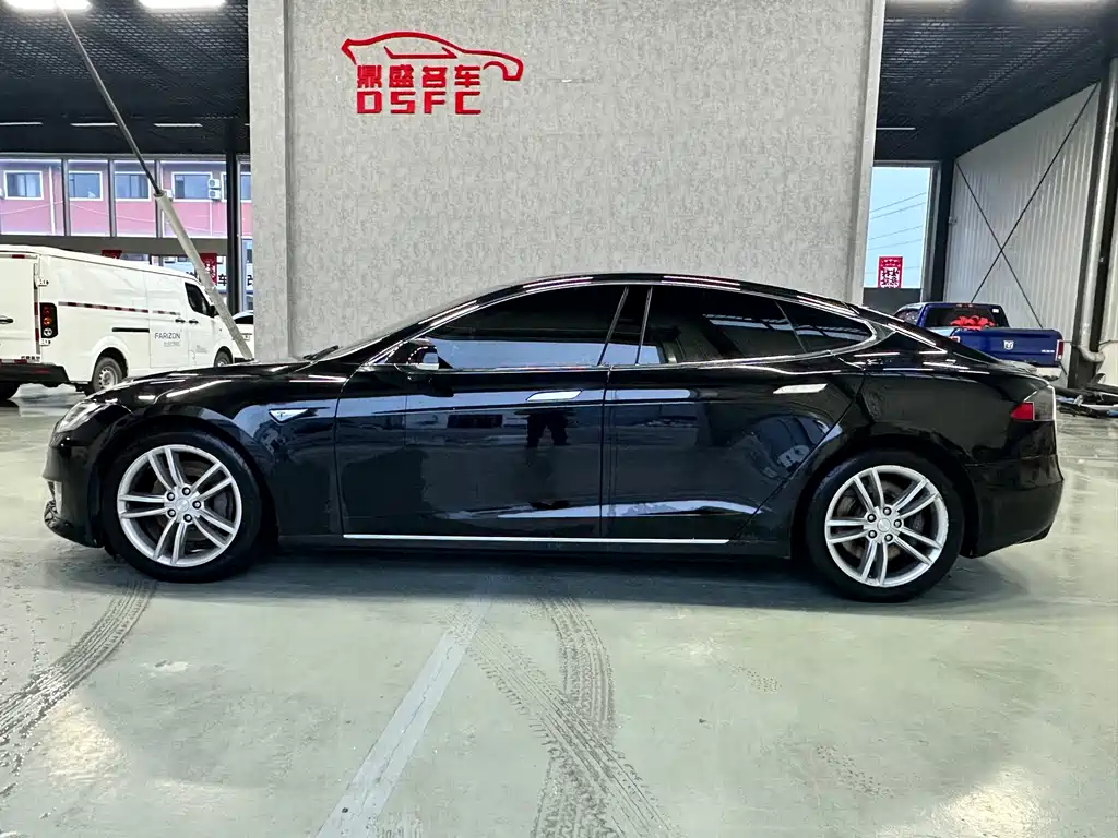 Tesla Model S 2015 — фото 4