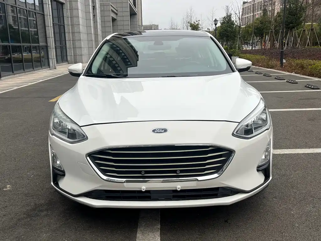 Ford Focus 2019 — фото 2