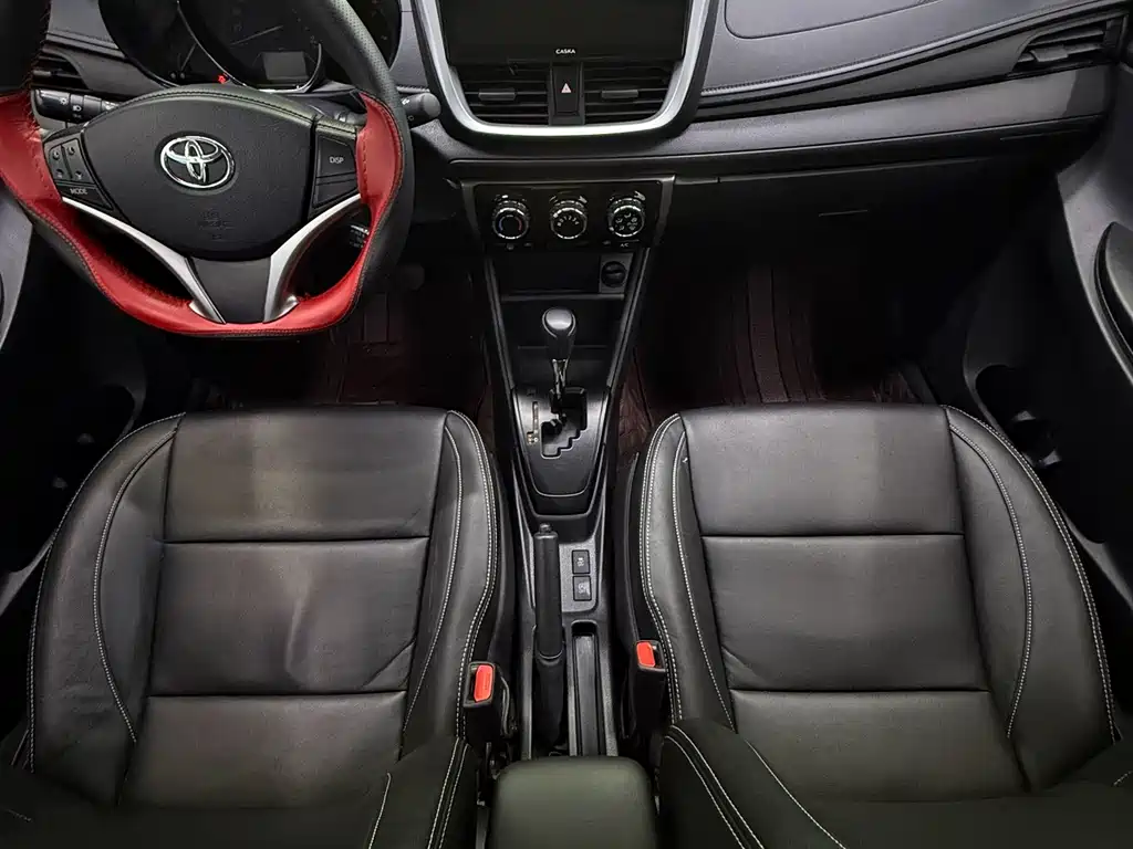 Toyota Yaris L 2022 — фото 10