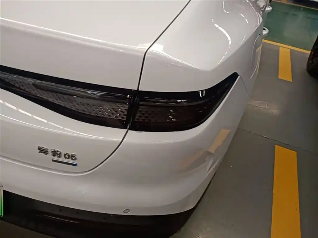 BYD Seal 05 DM-i 2025 — фото 8