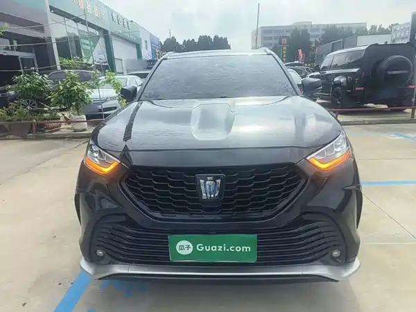 Toyota Crown Kluger 2022