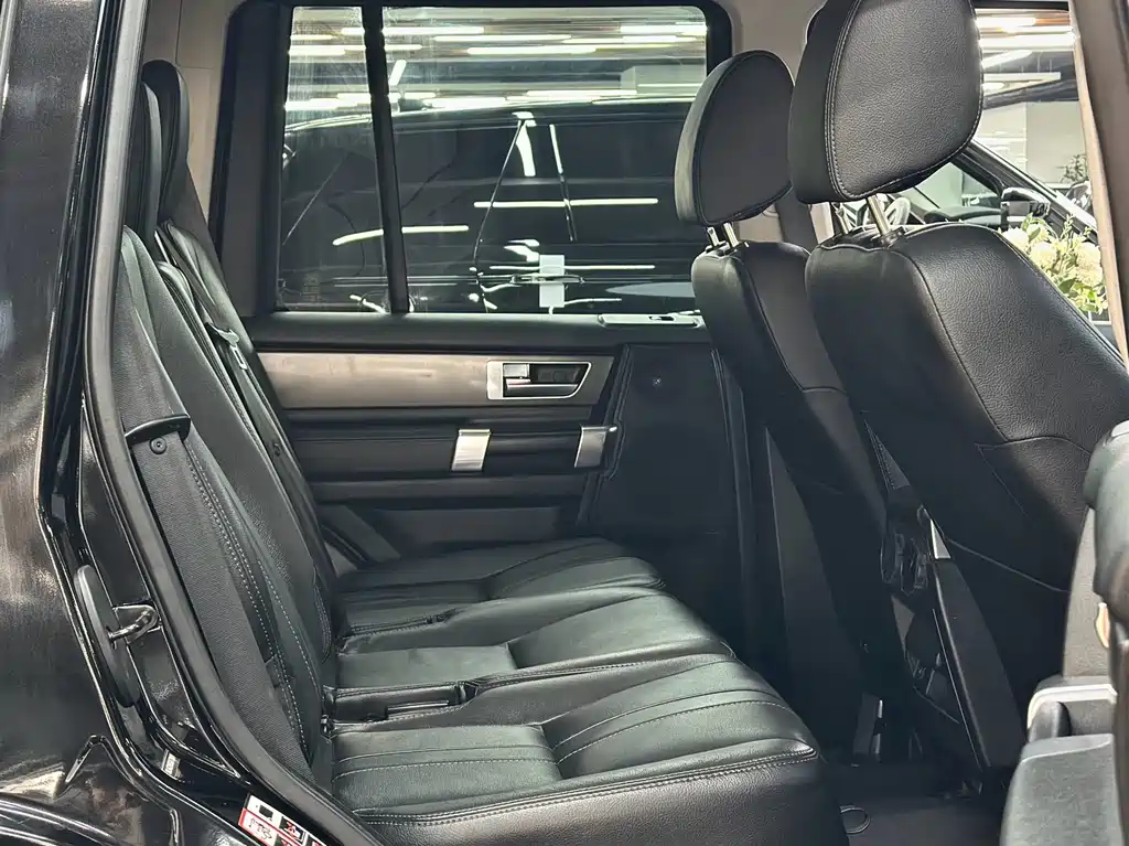 Land Rover Discovery 2019 — фото 10