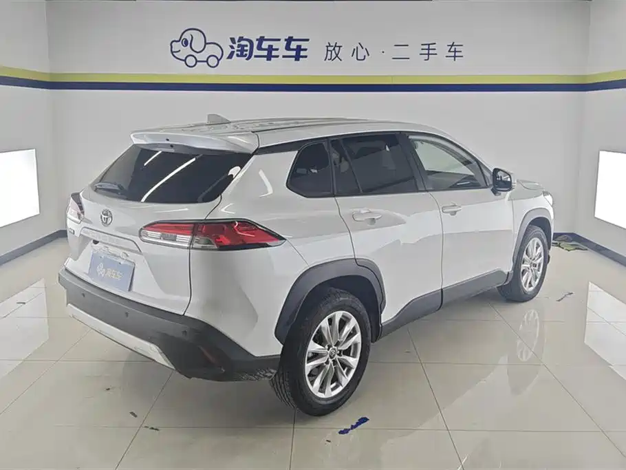 Toyota Corolla Cross 2022 — фото 3
