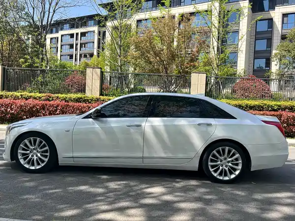 Cadillac CT6 2016