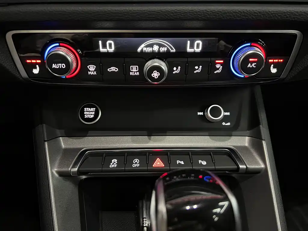 Audi Q3 2023 — фото 10