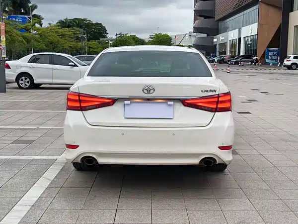 Toyota Crown 2018
