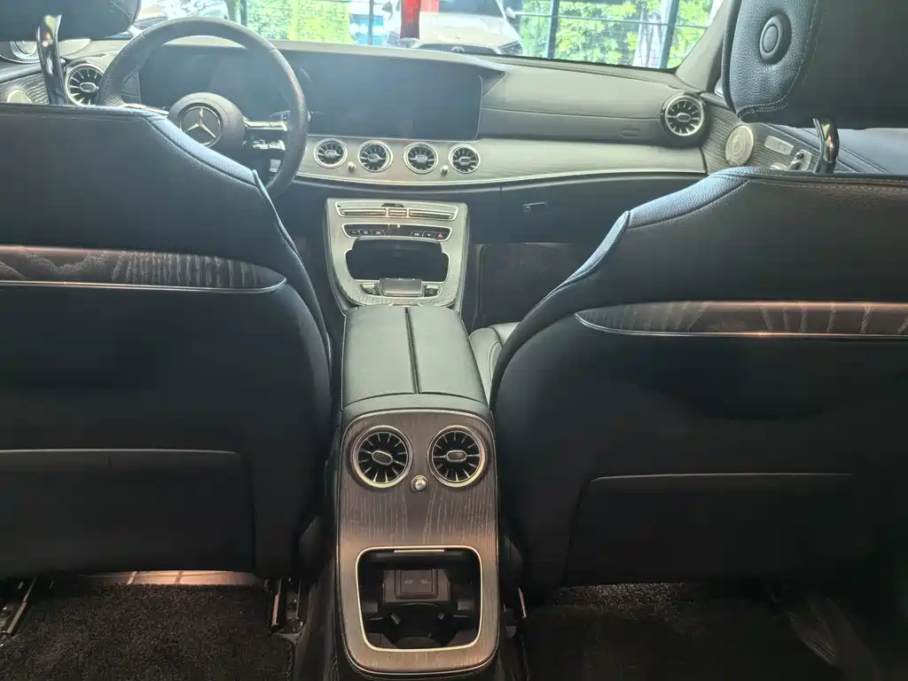 Mercedes-Benz E-Class 2023 — фото 20