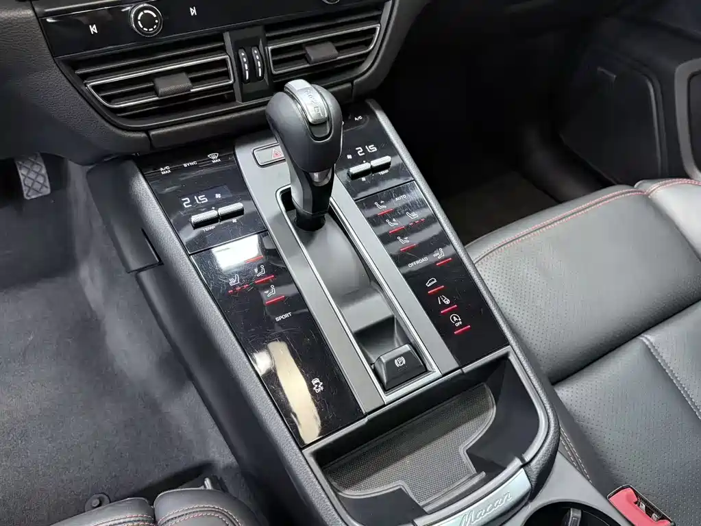 Porsche Macan 2022 — фото 19