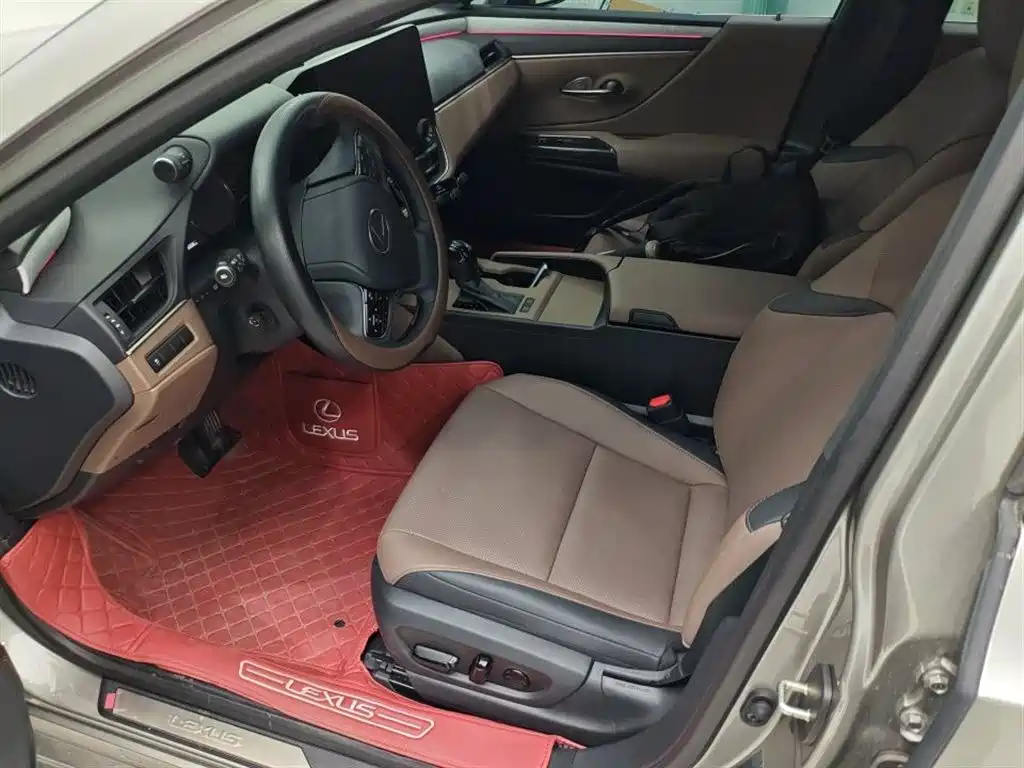 Lexus ES 2026