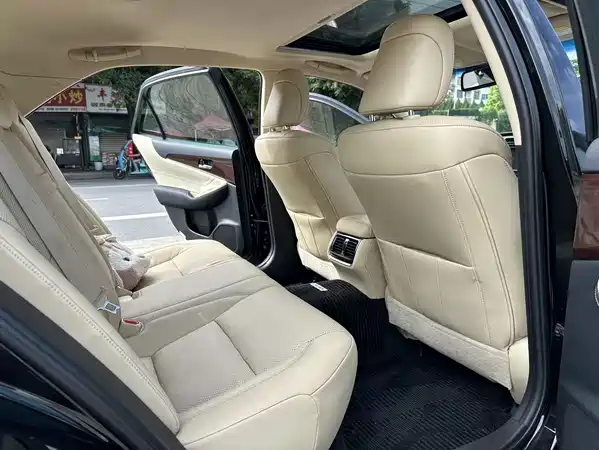 Toyota Crown 2018