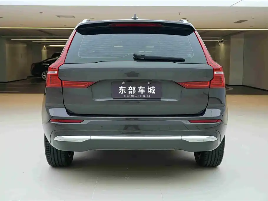Volvo XC60 2022 — фото 5