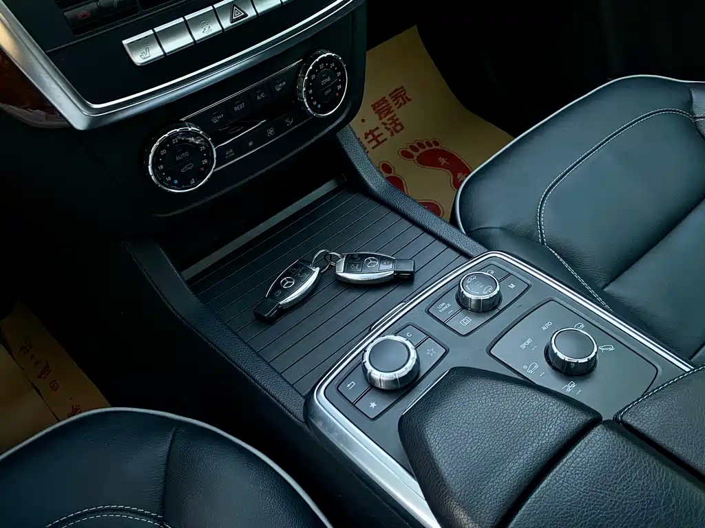 Mercedes-Benz M-Class 2012 — фото 13