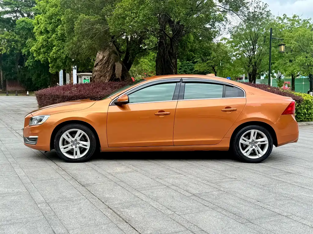 Volvo S60 2015 — фото 4