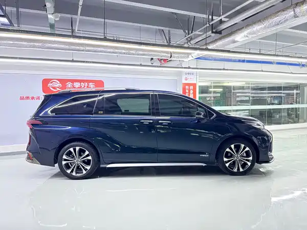 Toyota Granvia 2023