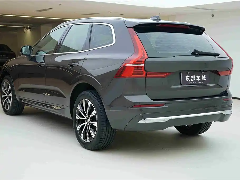 Volvo XC60 2022 — фото 4