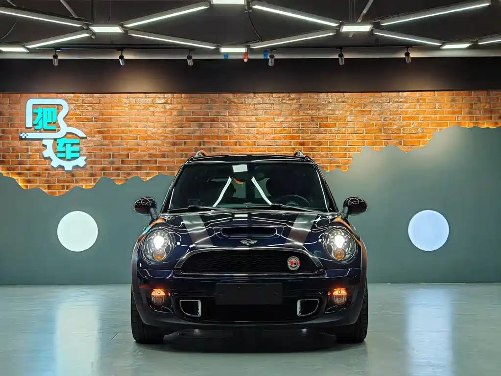 MINI Clubman 2012