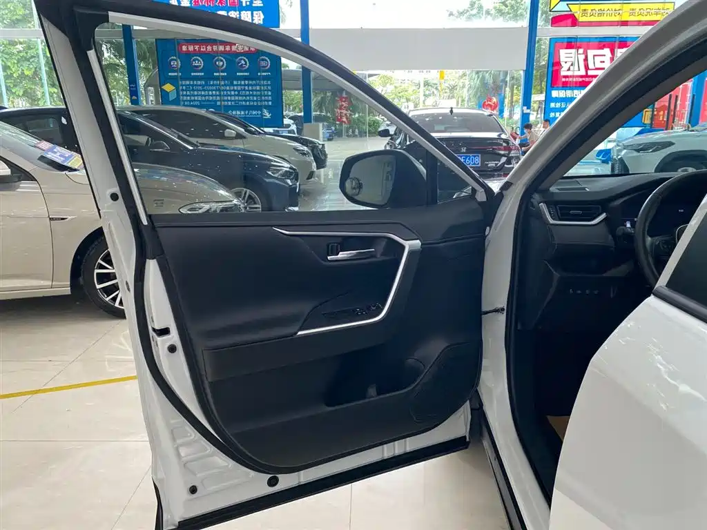 Toyota RAV4 2023