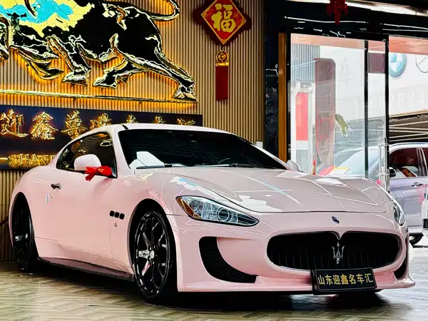 Maserati Granturismo 2012