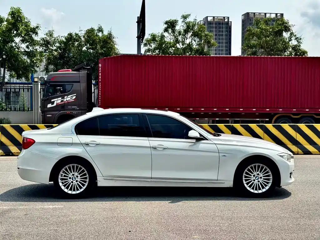 BMW 3 Series 2014 — фото 10