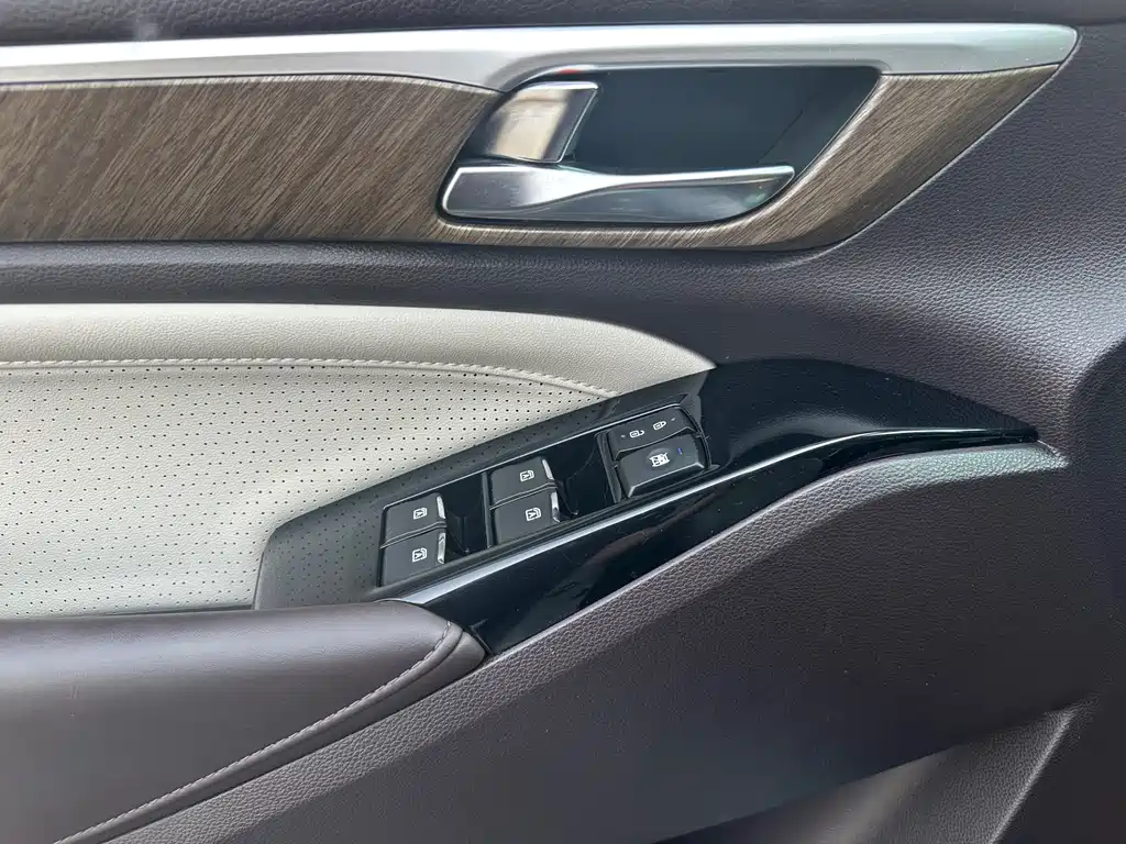 GAC Motor Trumpchi M8 2022 — фото 20