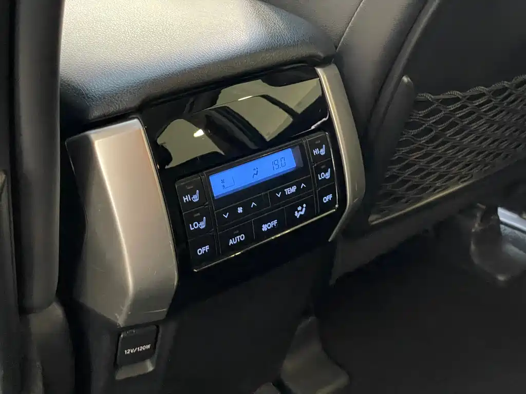Toyota Prado 2019 — фото 25