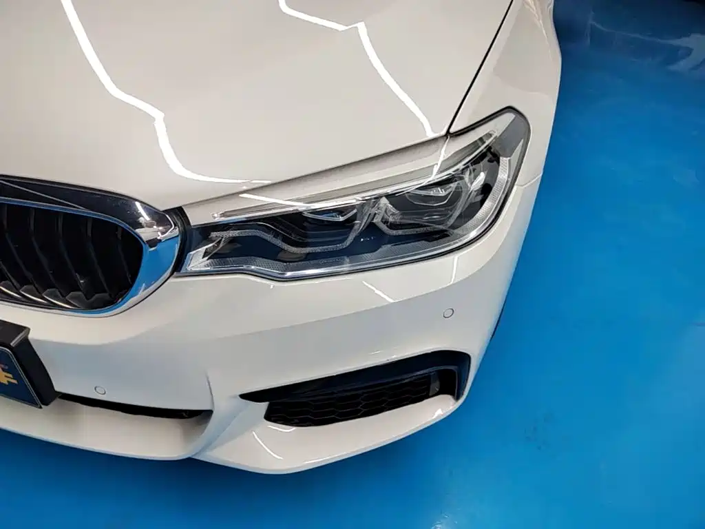 BMW 5 Series 2019 — фото 24