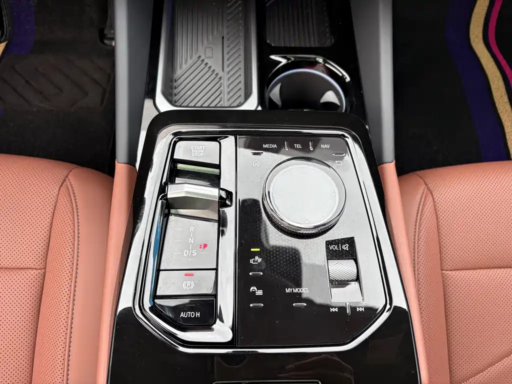 BMW 5 Series 2024 — фото 15