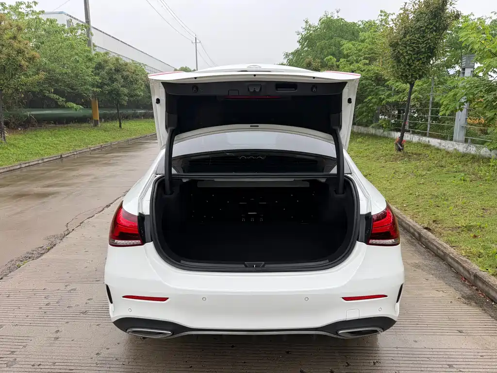 Mercedes-Benz A-Class 2022 — фото 20