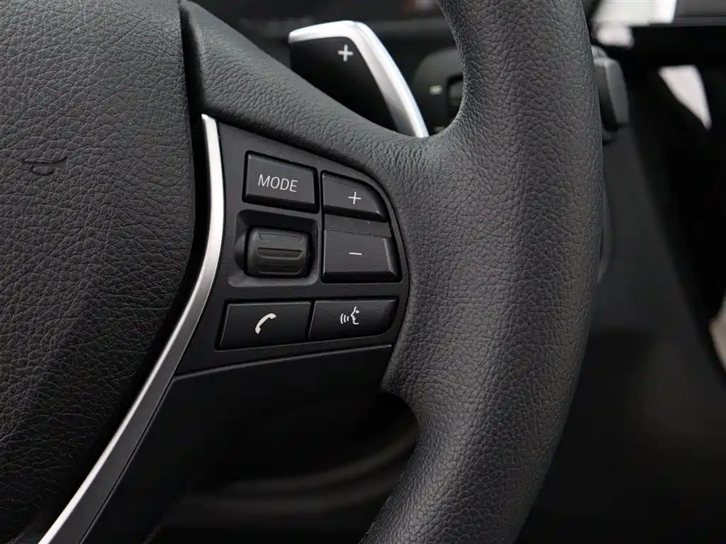 BMW 3 Series 2016 — фото 14