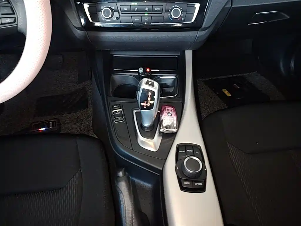 BMW 1 Series 2015 — фото 14