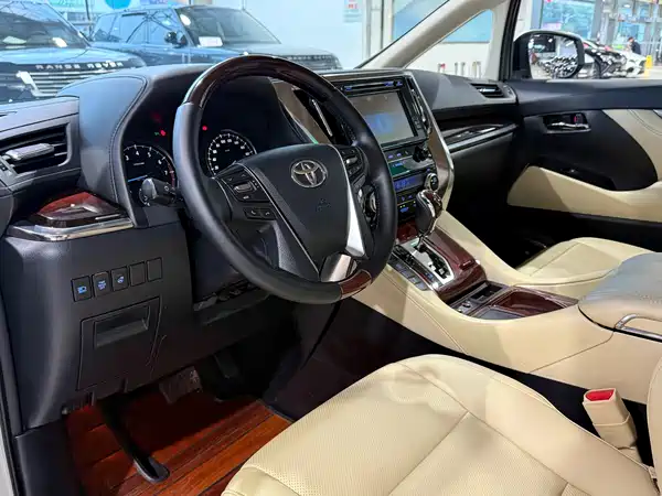 Toyota Alphard 2016