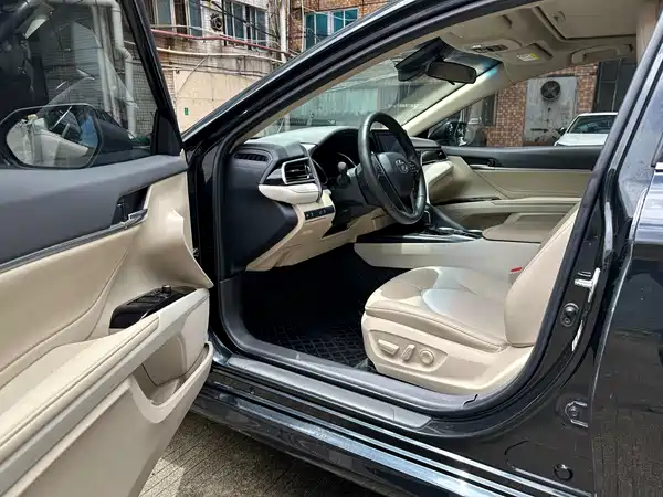 Toyota Camry 2021