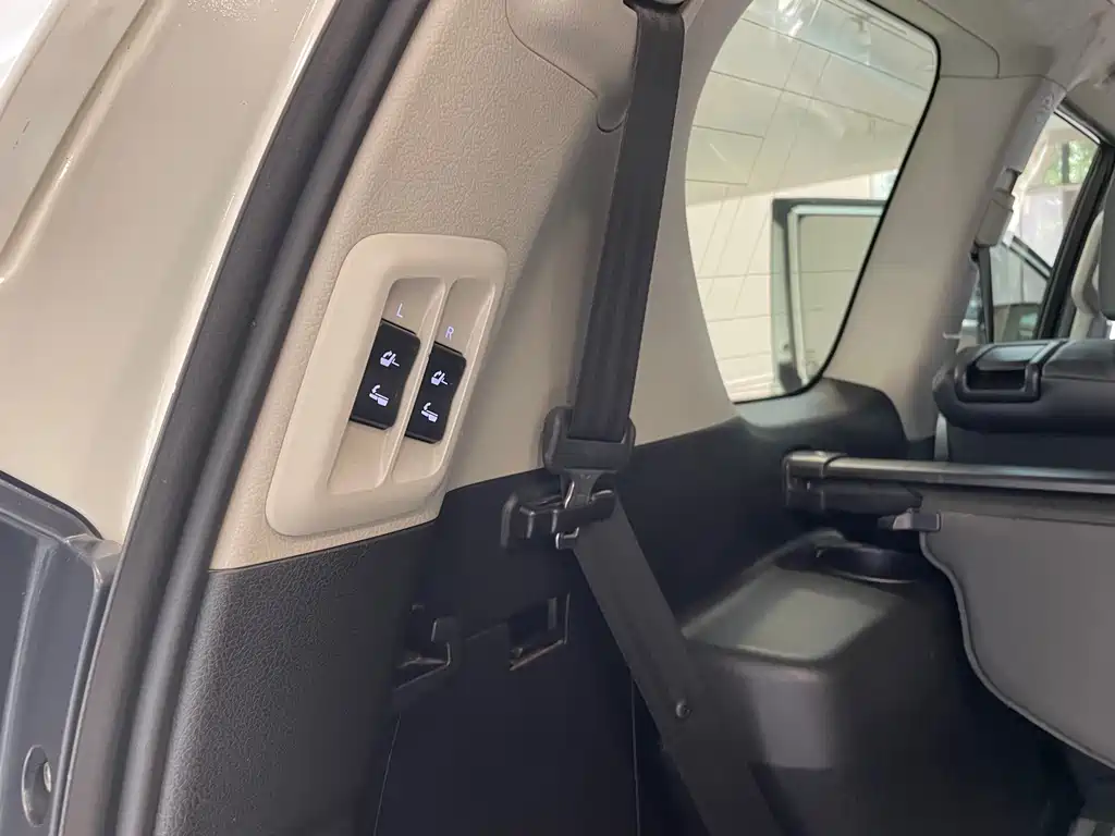 Toyota Prado 2019 — фото 34