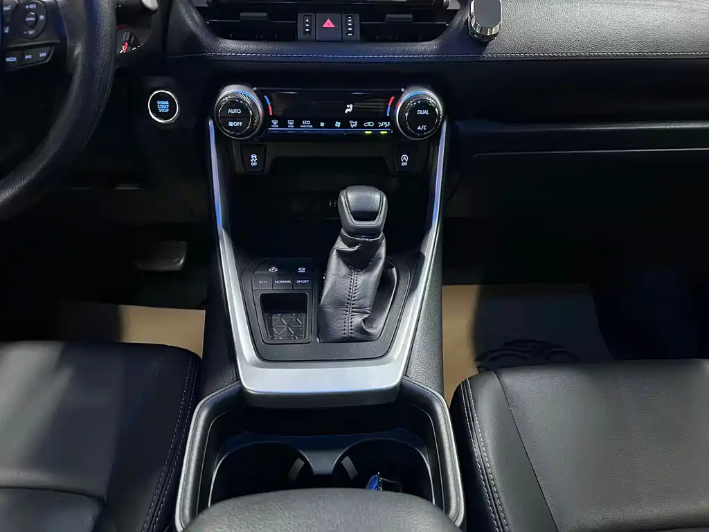 Toyota Wildlander 2021 — фото 12