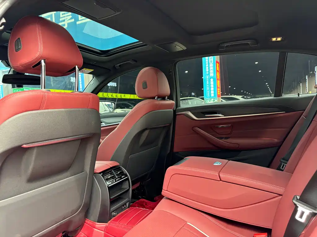 BMW 5 Series 2023 — фото 13
