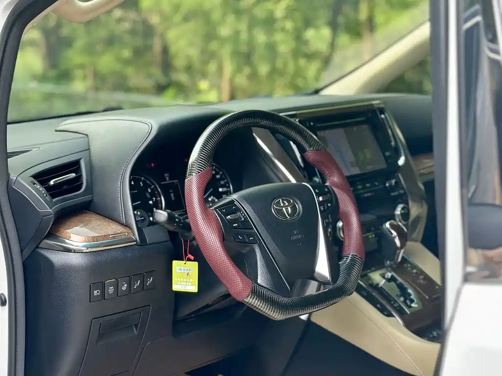 Toyota Alphard 2017 — фото 16