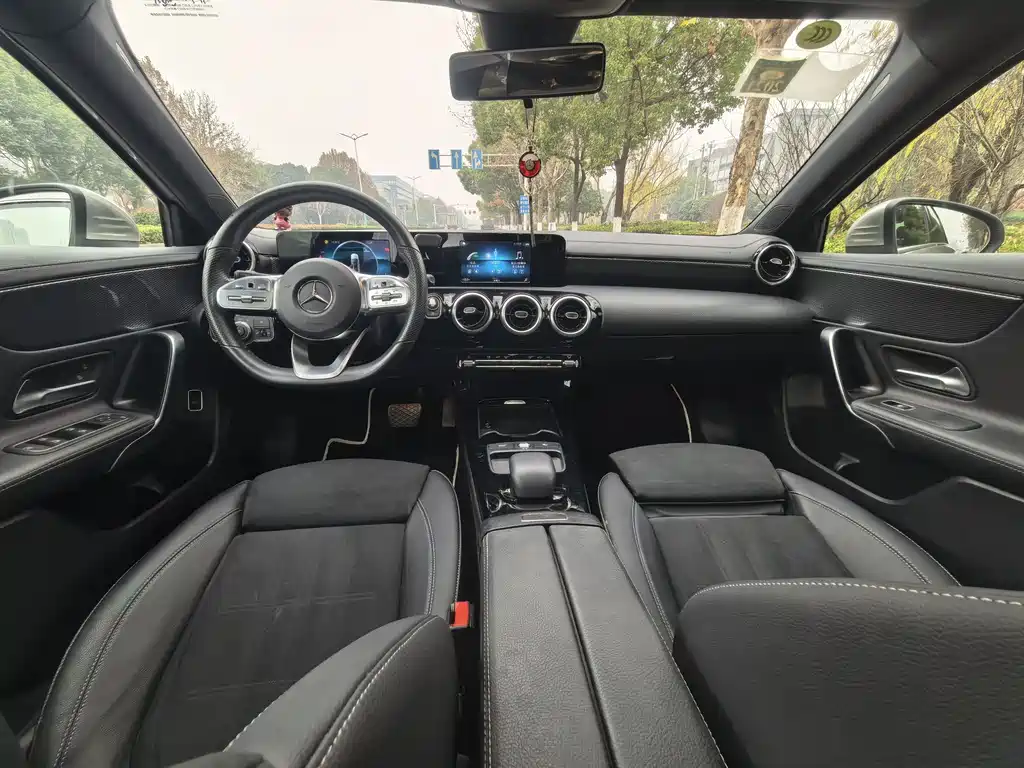 Mercedes-Benz A-Class 2019 — фото 7